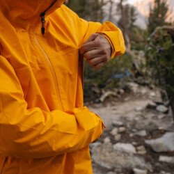 Marmot Minimalist Pro GTX Erkek Outdoor Ceket M12351-001 - 4